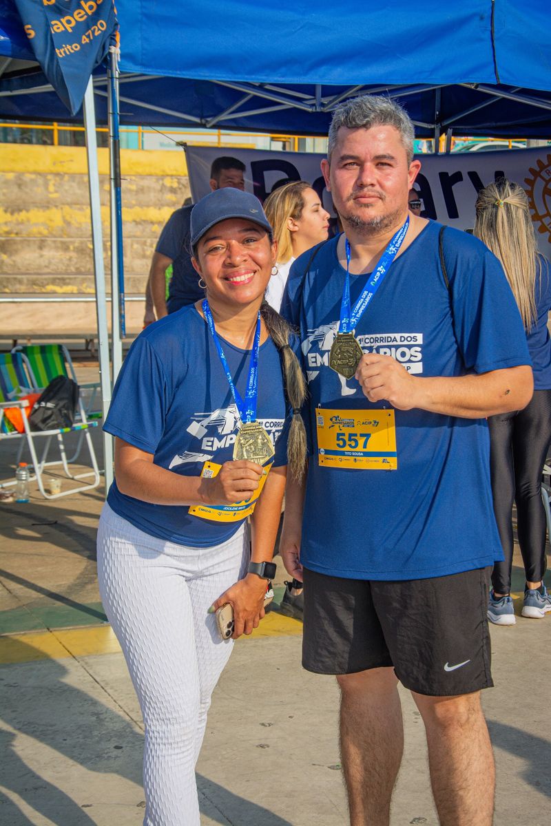 Corrida ACIP: atletas com a medalha